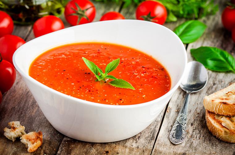 Cancer-fighting tomato pesto soup