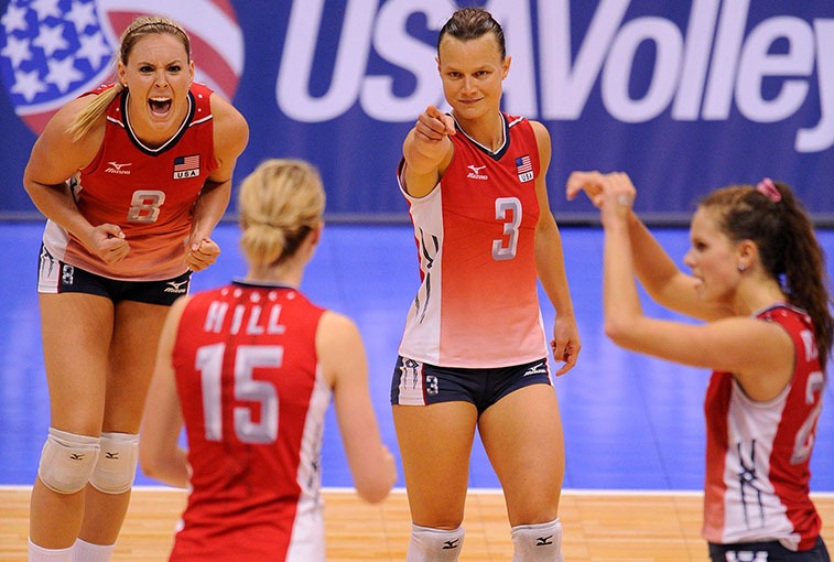 courtney thompson on the volleyball court
