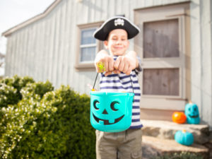 Teal pumpkins show trick-or-treaters allergy-free options