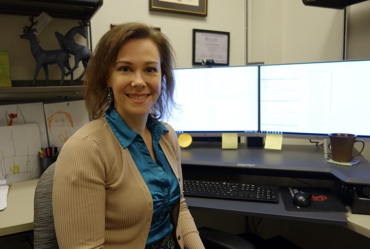 Arielle Selya in her lab