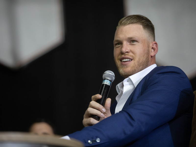 Vikings tight end Kyle Rudolph speaks at a Sanford Health charity banquet.