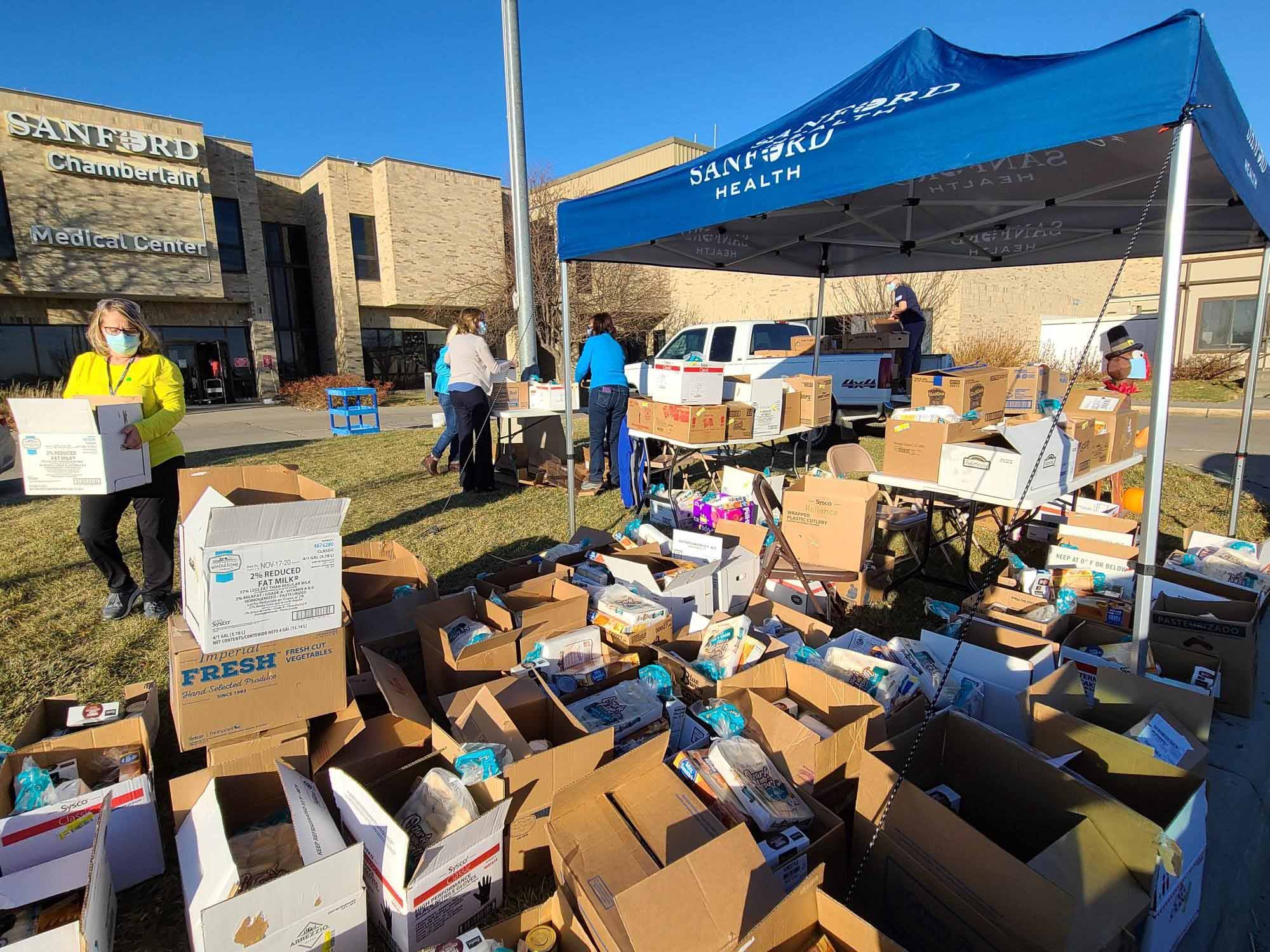 Sanford Chamberlain gives away Thanksgiving meal kits Sanford Health News