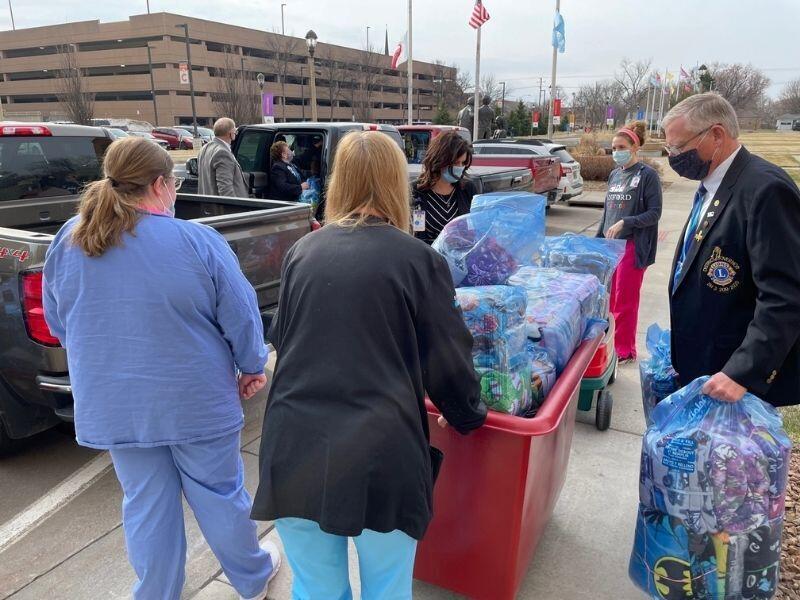 Lions Club donates over 300 blankets to Sanford Children’s