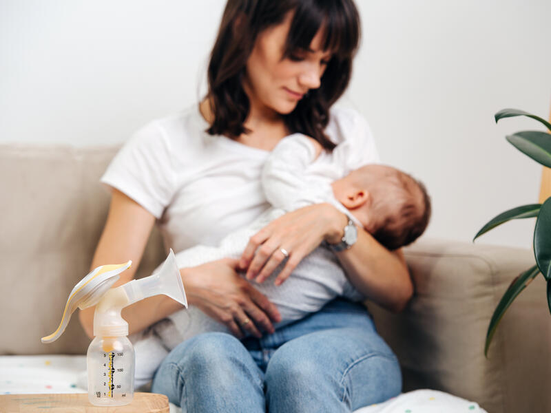 How to Pump on the Go - Using Your Breast Pump in Public