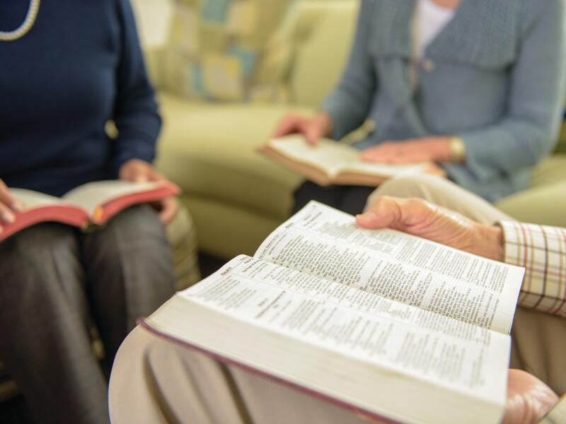 Senior pastor leads talk on faith, science and vaccines