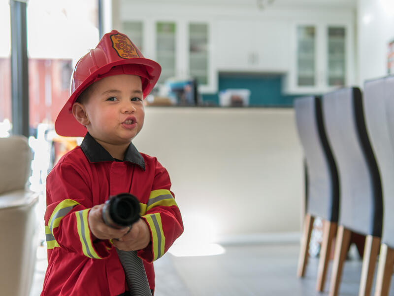 1019131772 Safe Kids Little Boy Firefighter SHN 800x600 1 