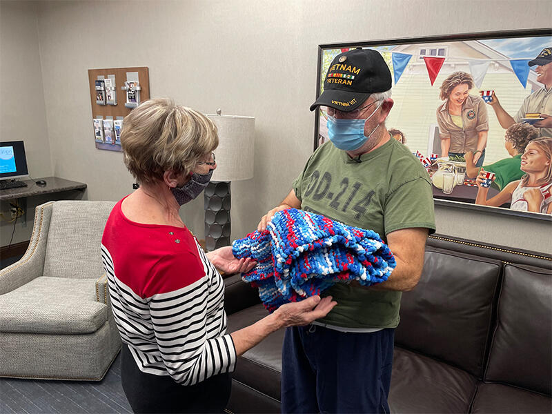 Fellow veterans, volunteers gift shawls to hospitalized vets