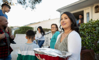 Tips for keeping your cookouts and picnics safe