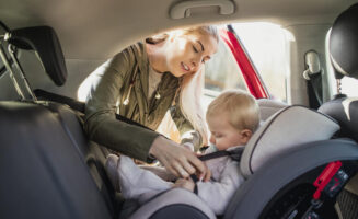 Turning your child’s car seat to face forward can wait