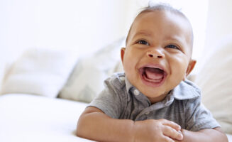 Movement milestones in your baby’s first 6 months